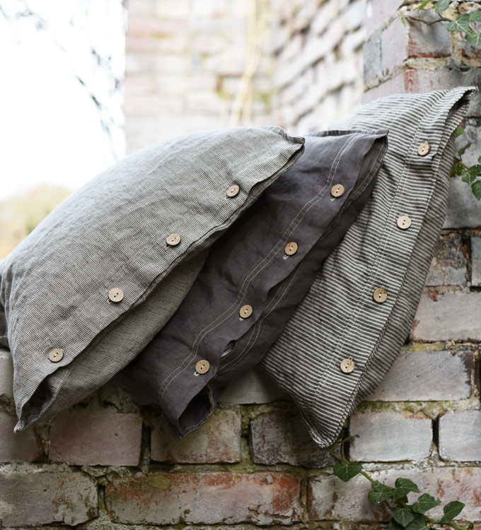 Autorska kolekcja Dziki Sen - lniane poszewki - brzozowe paski