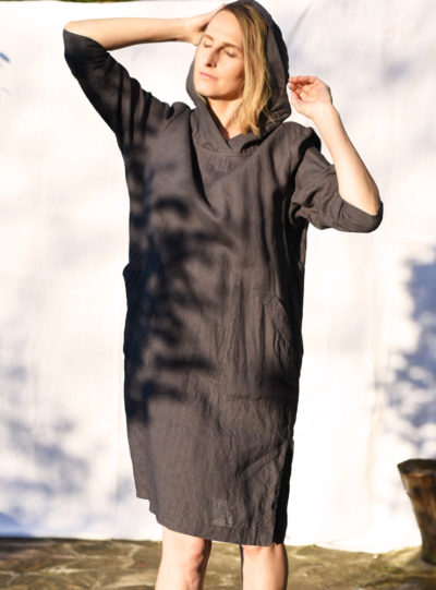 lniana sukienka z kapturem