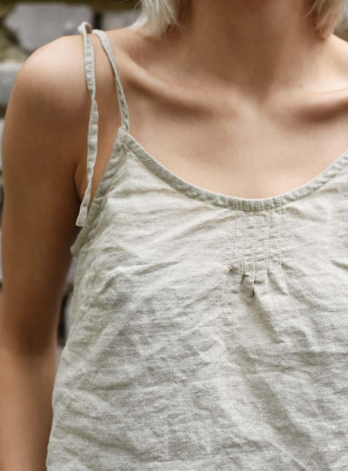 Lniana koszulka na ramiączkach Nel