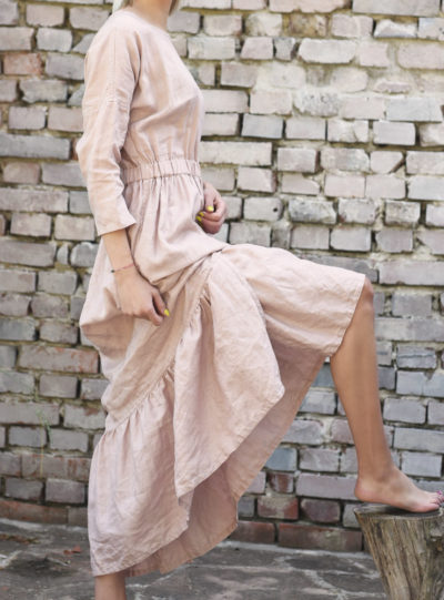 sukienka z falbana z lnu rożowy