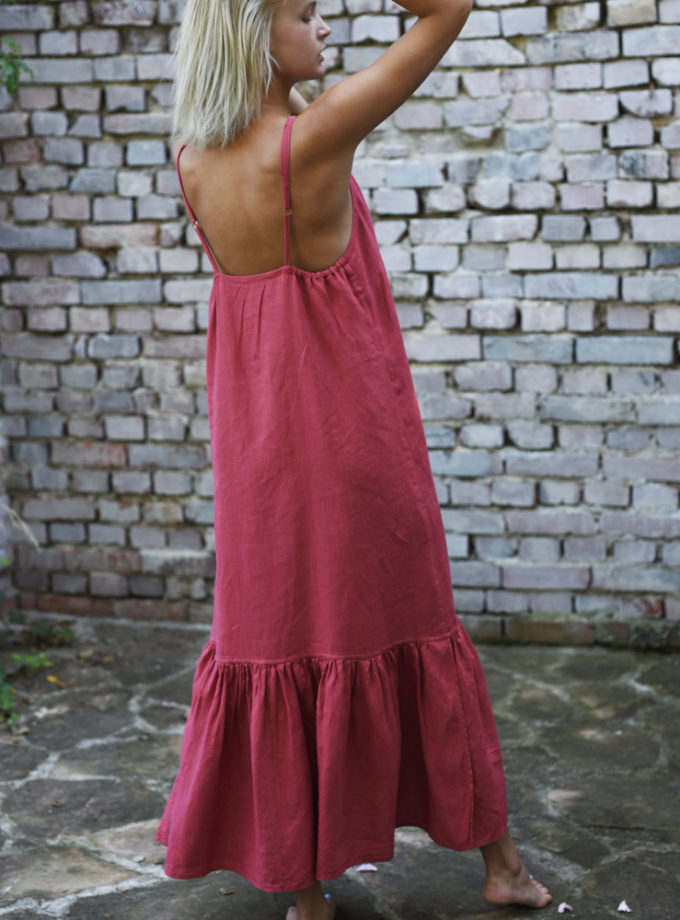 Sukienka na ramiączkach z falbaną Flamenco w Polu- Malinowy Sen