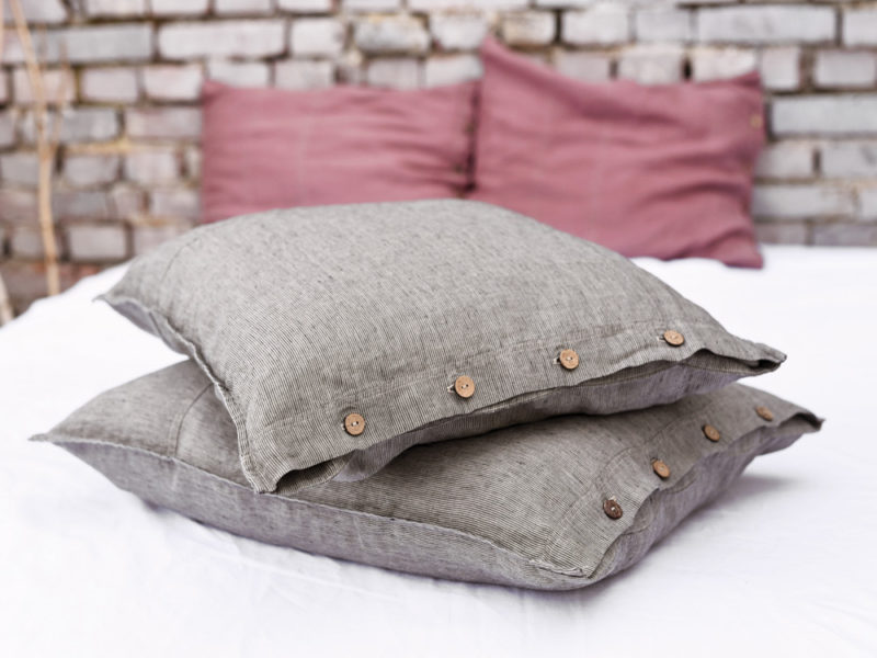 Autorska kolekcja Dziki Sen – lniane poszewki – słomkowe paski