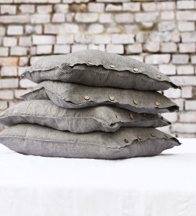 Autorska kolekcja Dziki Sen - lniane poszewki - brzozowe paski