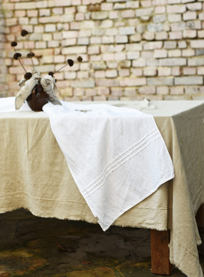 Lniany obrus Dzikie Pola - naturalny lnu