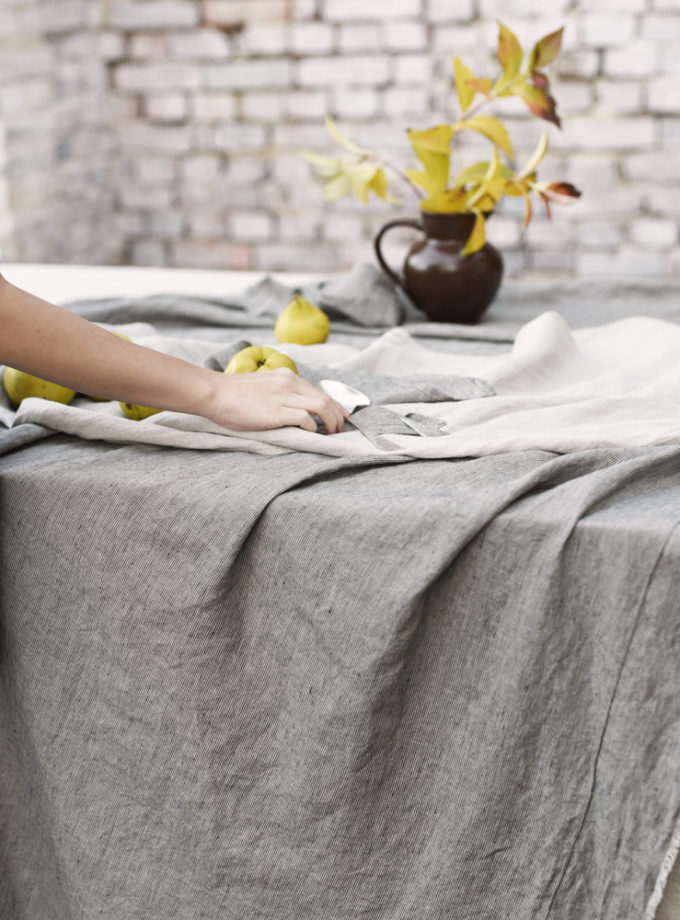 Lniany obrus Dzikie Pola - słomkowe paski