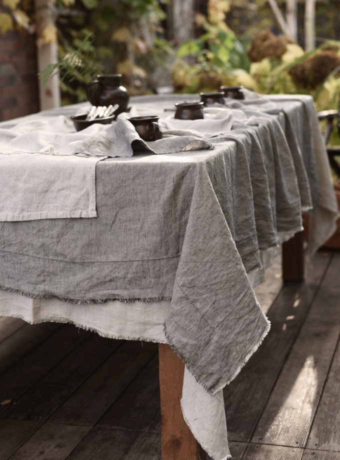 Lniany obrus Dzikie Pola - słomkowe paski