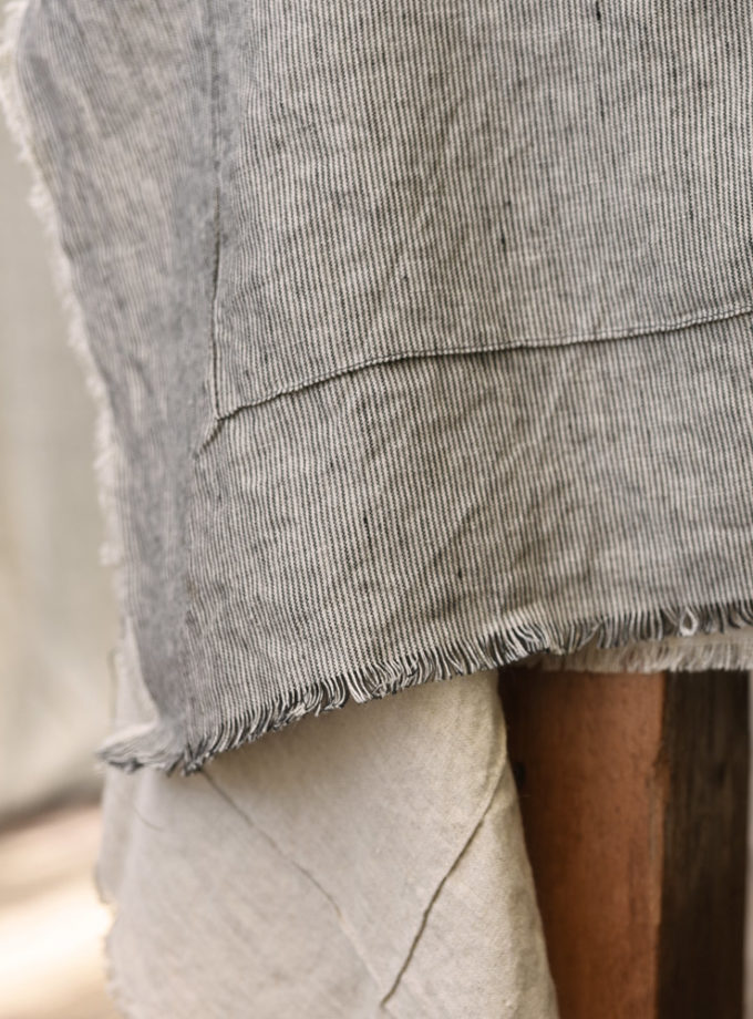 Lniany obrus Dzikie Pola - słomkowe paski