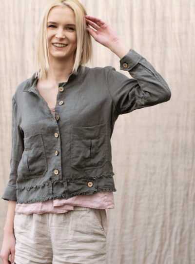 ciemna lniana kurtka