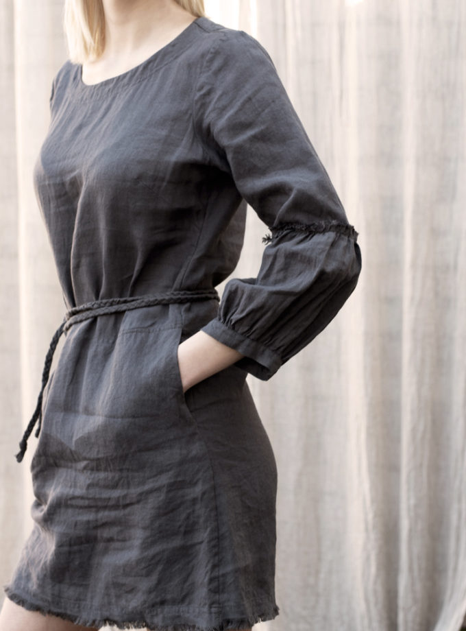 Lniana krótka sukienka Zapleciona