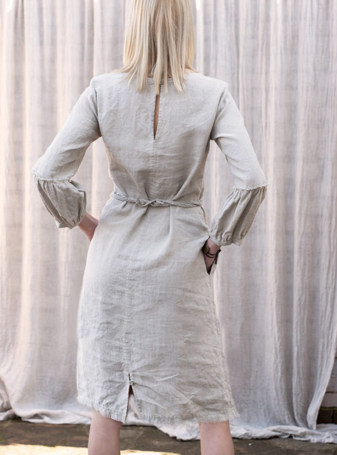 Lniana półdługa sukienka Zapleciona