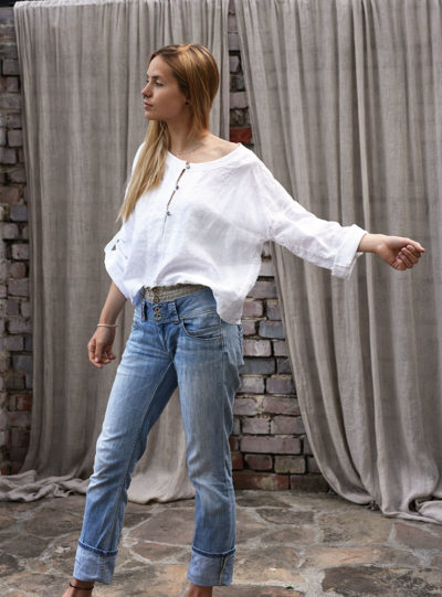 biała damska prosta koszula z długim rękawem