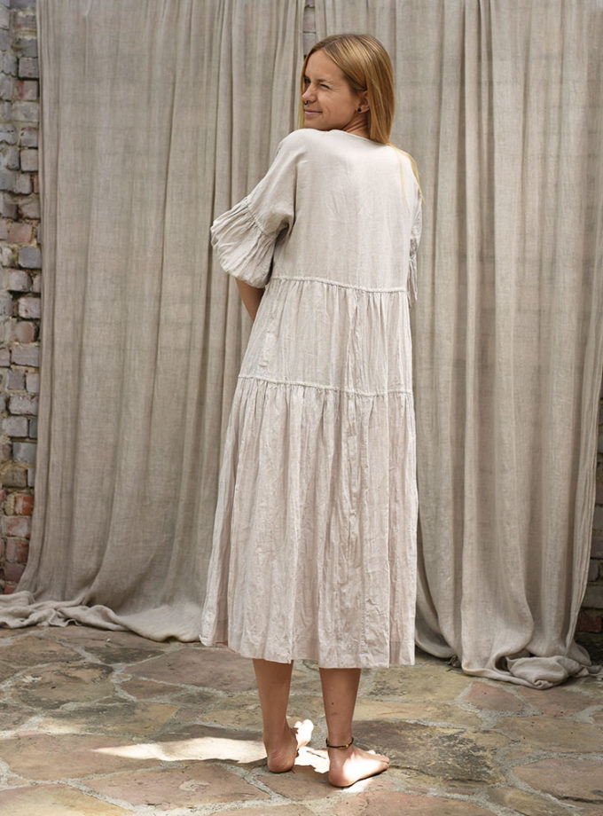 Lniana długa sukienka z falbanami Falami