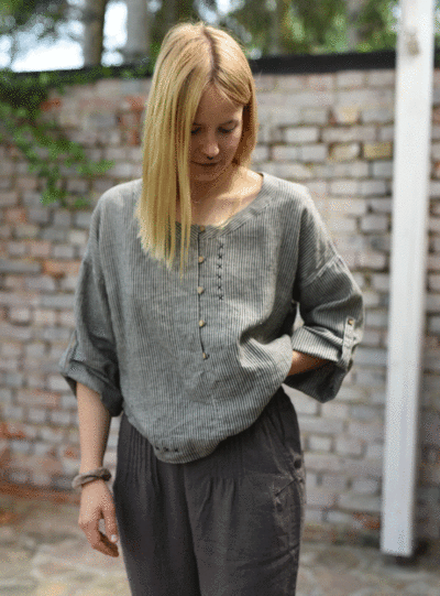 lniana odzież z efektownymi detalami dekoracyjnymi