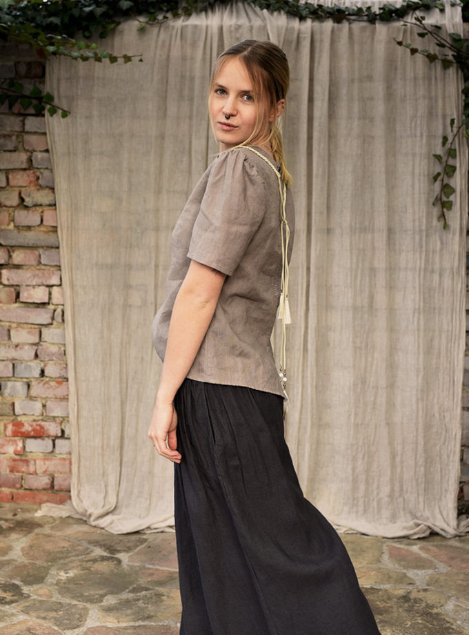 Lniana bluzka Nude z krótkim marszczonym rękawem