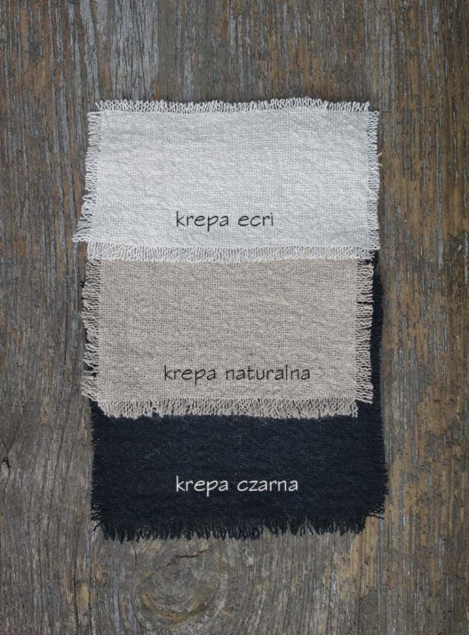 Ciepły golf z czarnej krepy lnianej - Rozcięcia Ciszy