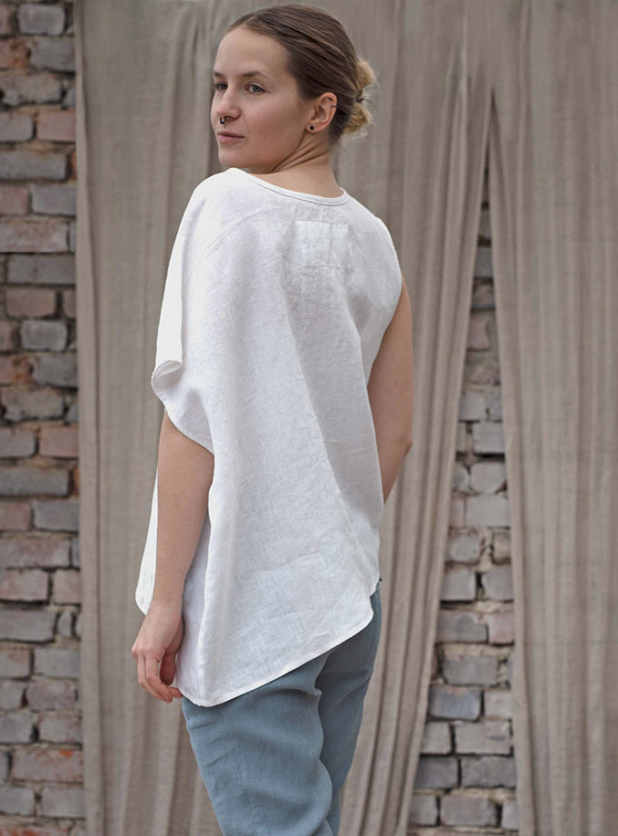 Asymetryczna luźna lniana bluzka z krótkim rękawem