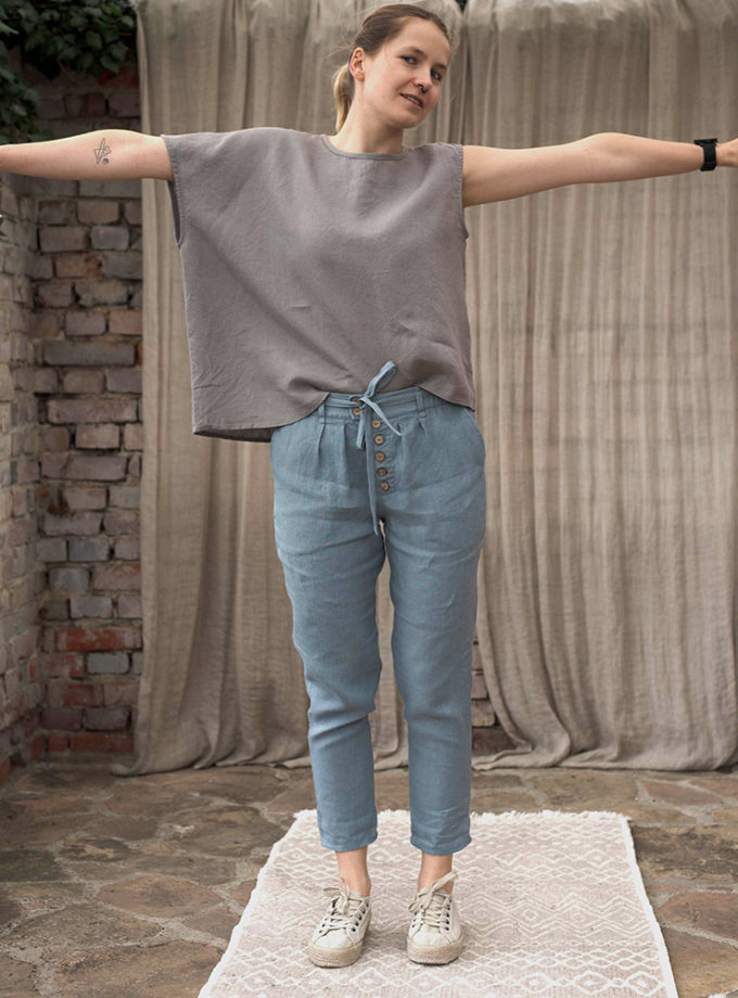 Lniana damska bluzka Geometryczny Twist w szarej odsłonie