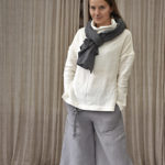 Lniany lekki szal z mgiełki lnianej - Grafitowe Pole