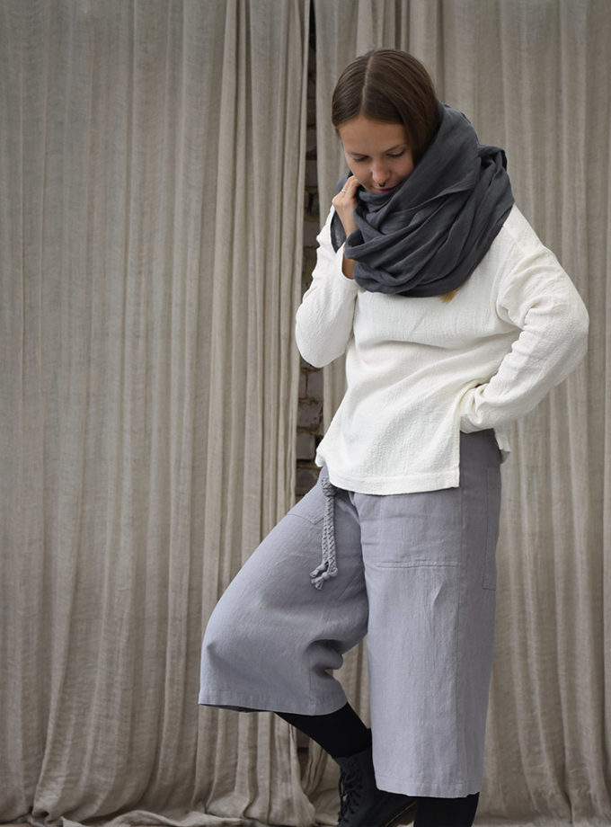 Lniany lekki szal z mgiełki lnianej - Grafitowe Pole