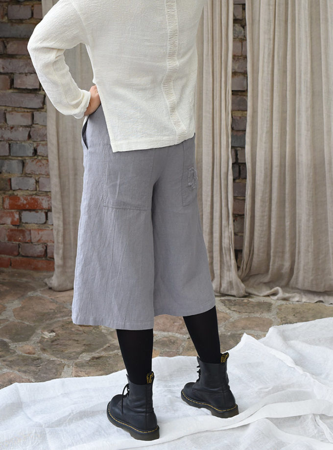 Lniane spodenki damskie - Bermudy - Pomiędzy